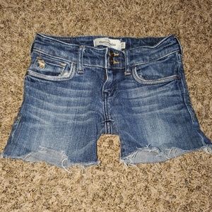 {Abercombie} 2 button shorts